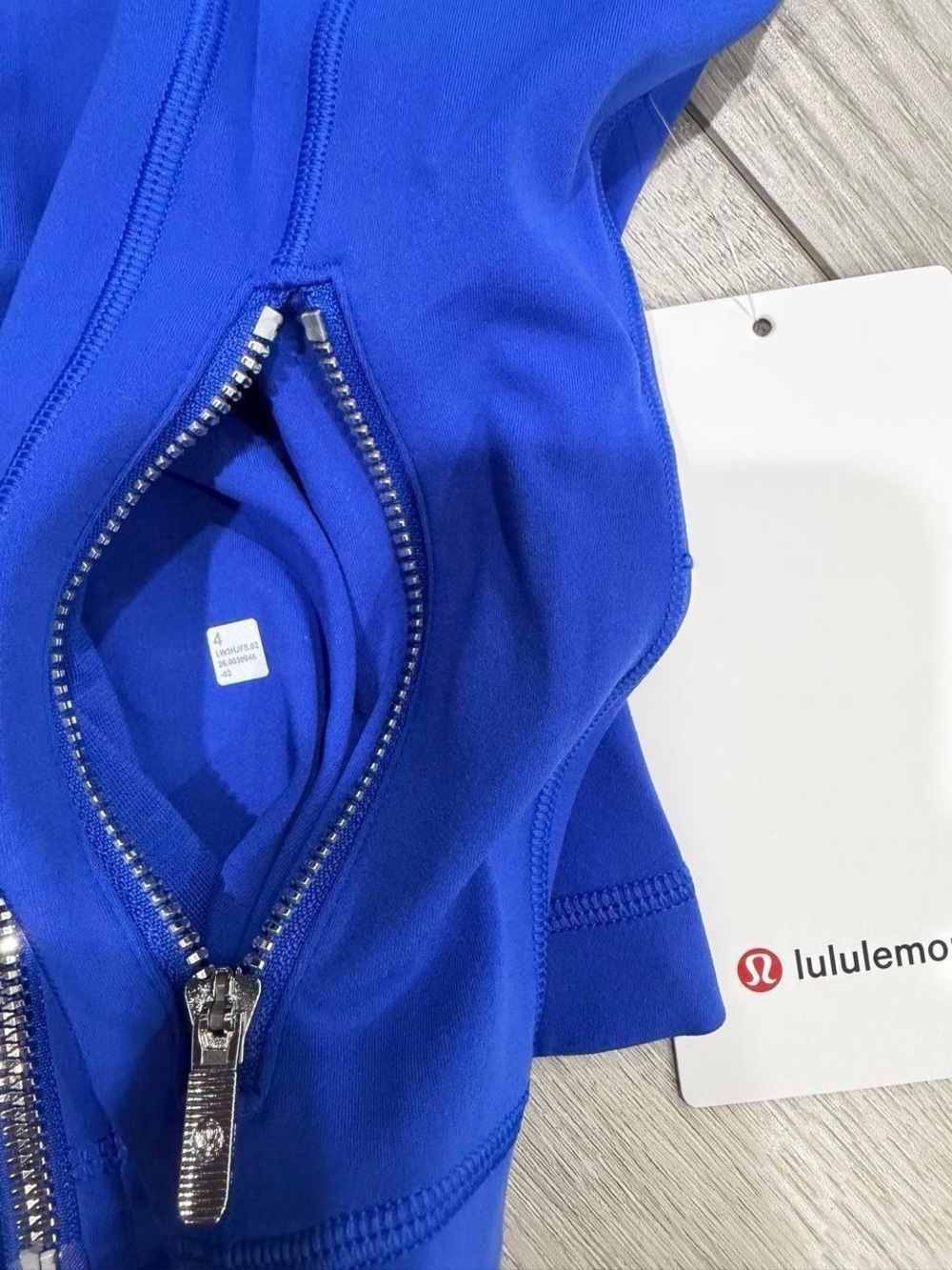 lululemon Define Cropped Jacket Nulu in Beach Ball Blue with Silver Zippers. - Picture 8 of 8